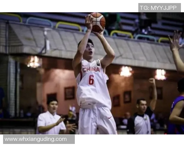 胡明轩：从青涩少年到篮球场上的璀璨明星之路