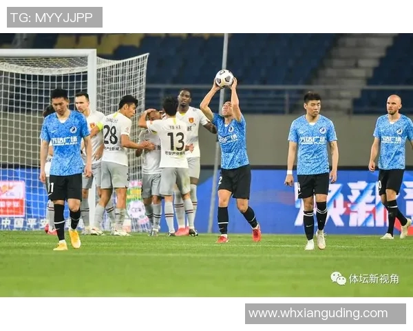 上海攀岩队在世界滑板锦标赛中的团队协作表现分析与点评